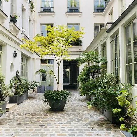 Romantic Near Le Marais *