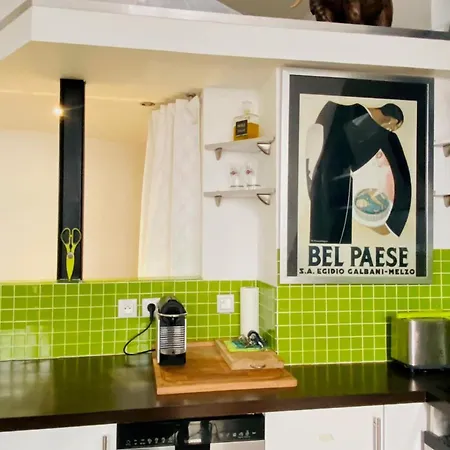 1 Bed Sleeps 4 Mezzanine -wifi -tv Paris